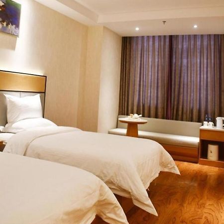 Greentree Inn Geermu Walking Street Business Hotel Golmud Екстериор снимка