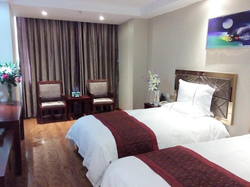 Greentree Inn Geermu Walking Street Business Hotel Golmud Екстериор снимка