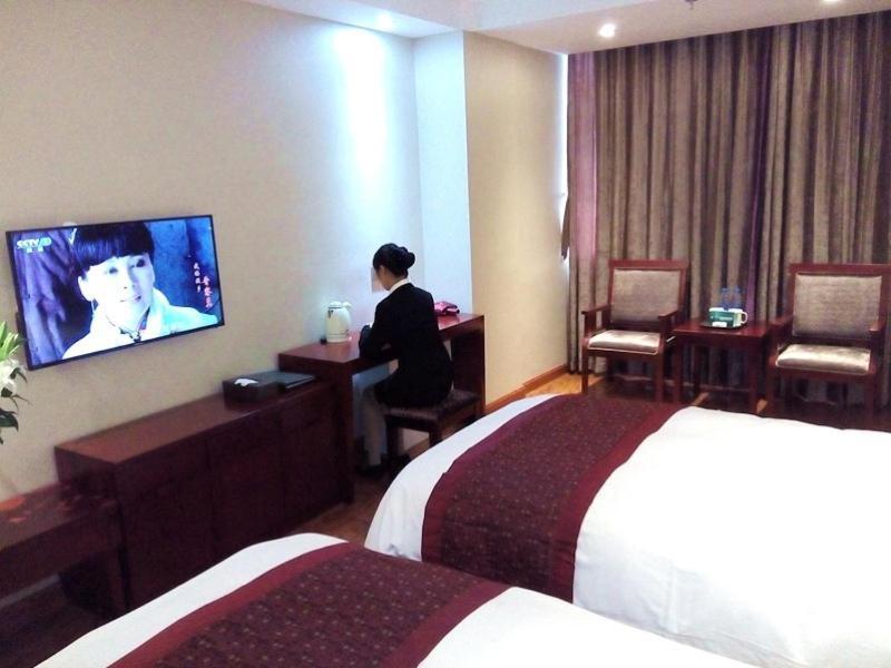Greentree Inn Geermu Walking Street Business Hotel Golmud Екстериор снимка
