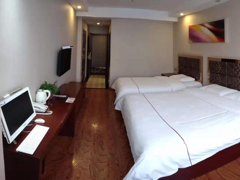 Greentree Inn Geermu Walking Street Business Hotel Golmud Екстериор снимка