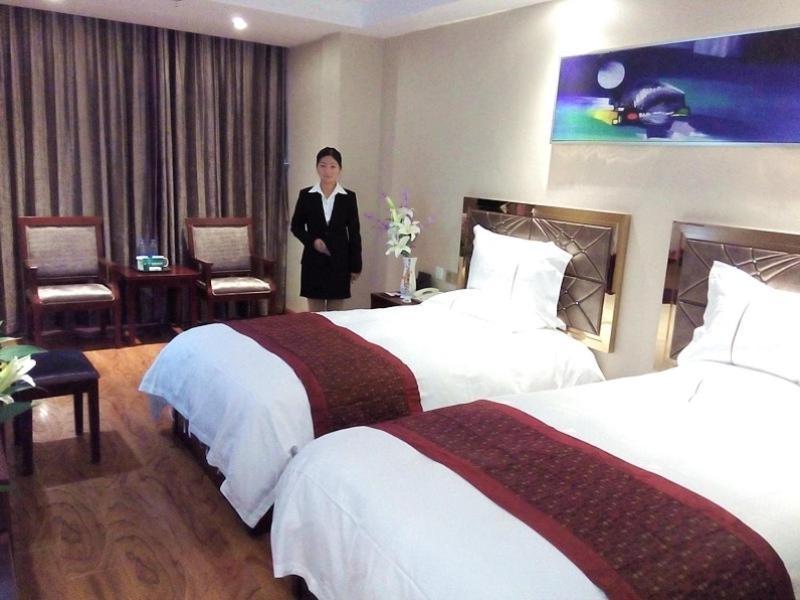 Greentree Inn Geermu Walking Street Business Hotel Golmud Екстериор снимка