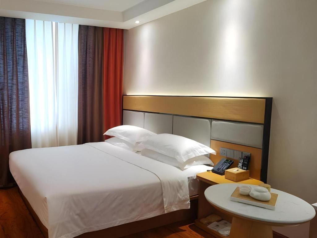 Greentree Inn Geermu Walking Street Business Hotel Golmud Екстериор снимка