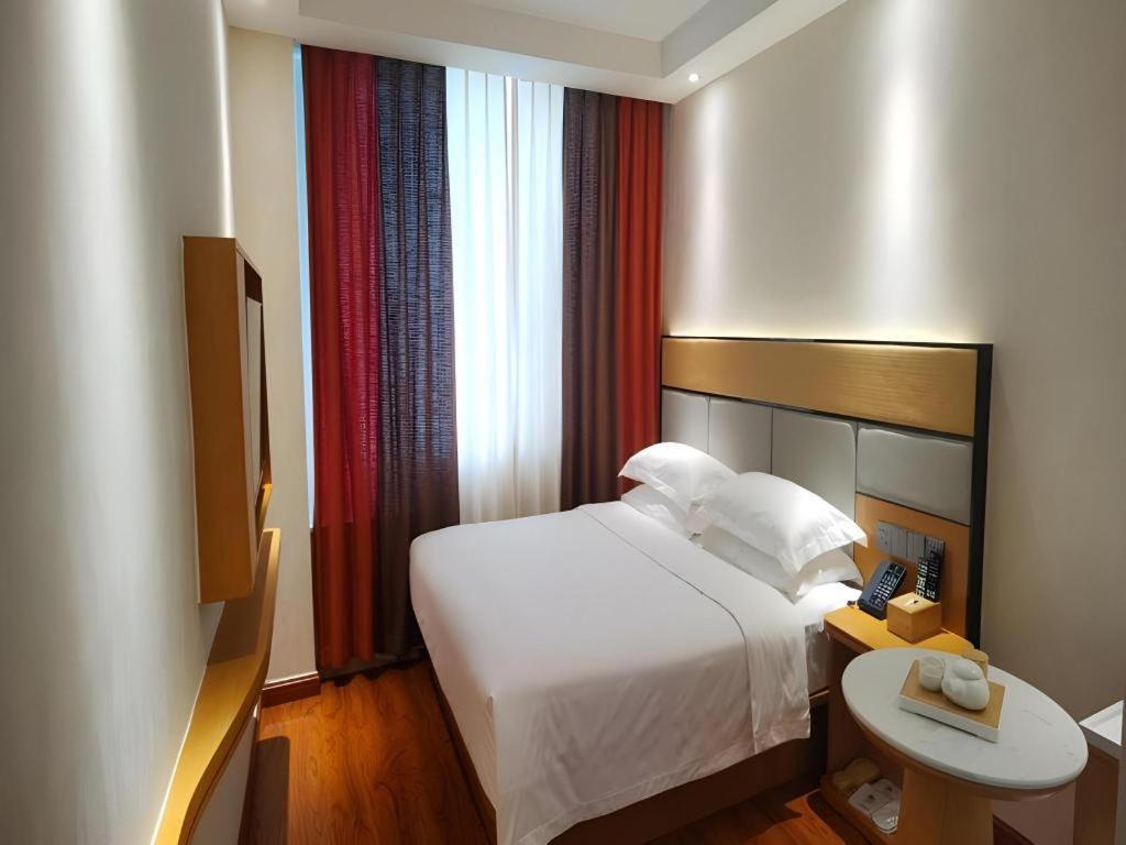 Greentree Inn Geermu Walking Street Business Hotel Golmud Екстериор снимка