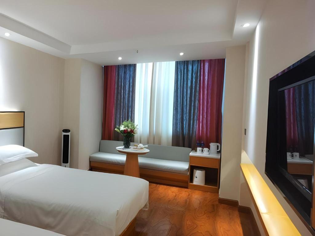 Greentree Inn Geermu Walking Street Business Hotel Golmud Екстериор снимка