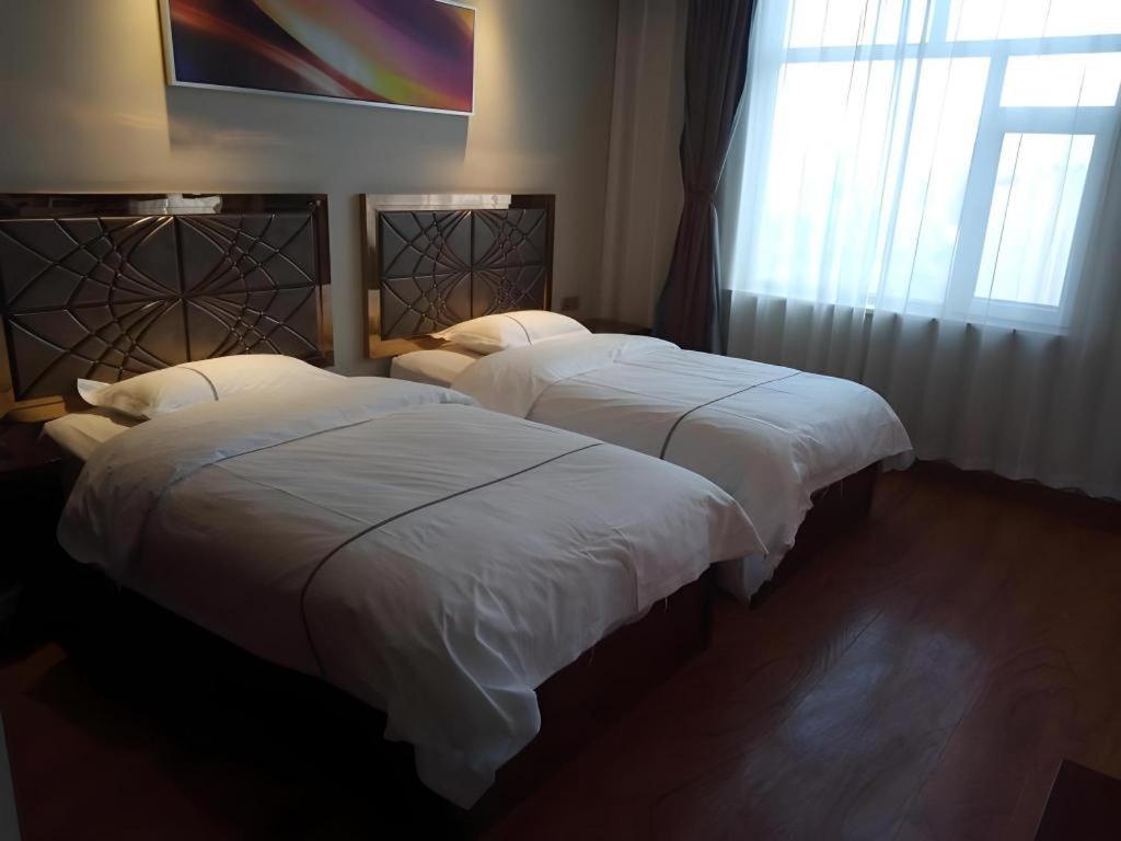 Greentree Inn Geermu Walking Street Business Hotel Golmud Екстериор снимка