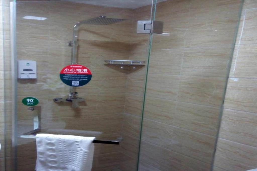 Greentree Inn Geermu Walking Street Business Hotel Golmud Екстериор снимка