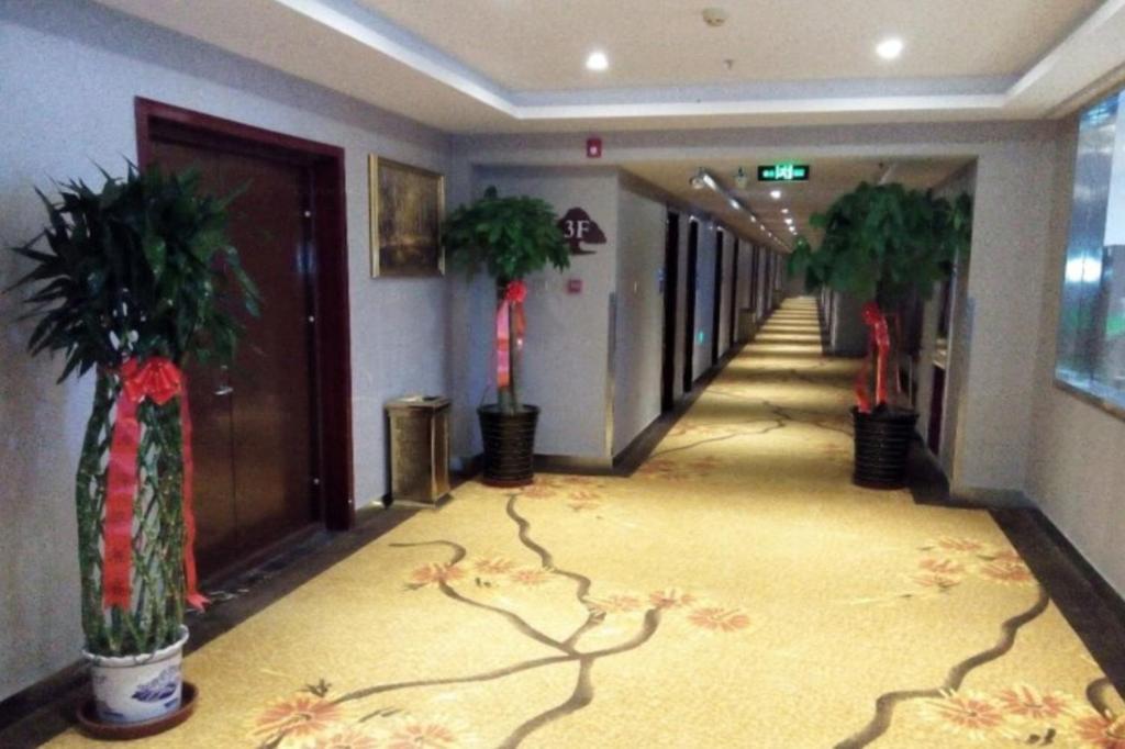 Greentree Inn Geermu Walking Street Business Hotel Golmud Екстериор снимка
