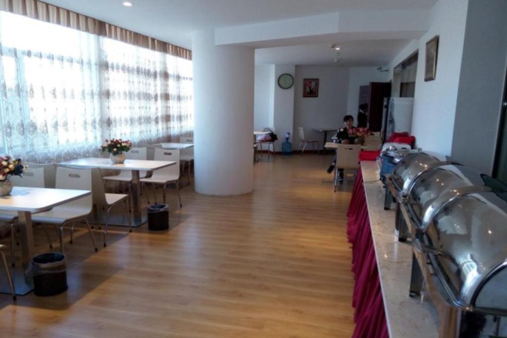 Greentree Inn Geermu Walking Street Business Hotel Golmud Екстериор снимка