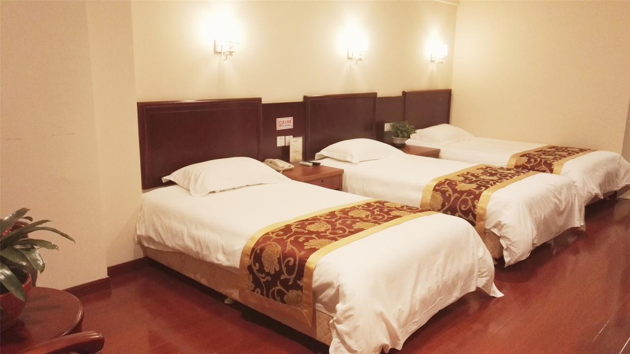 Greentree Inn Geermu Walking Street Business Hotel Golmud Екстериор снимка