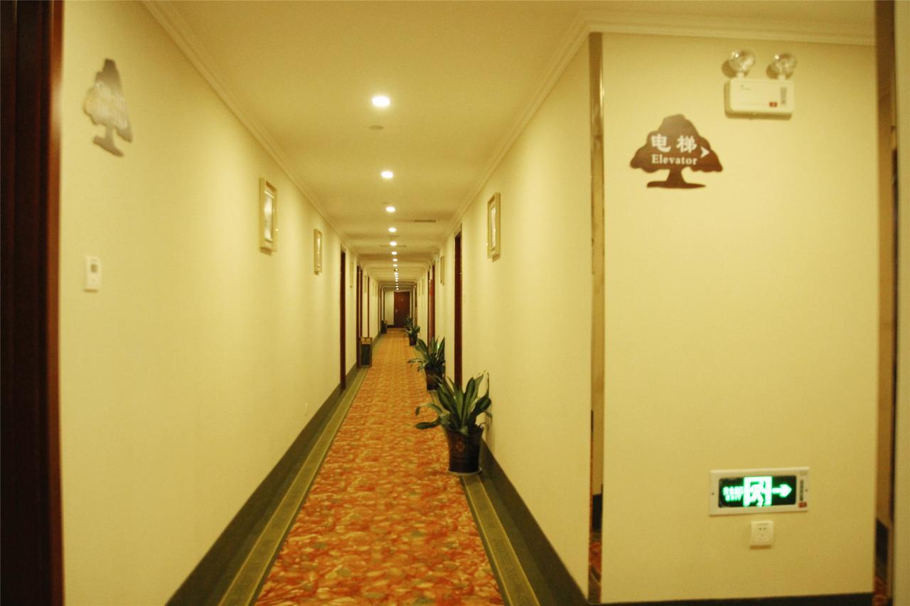 Greentree Inn Geermu Walking Street Business Hotel Golmud Екстериор снимка