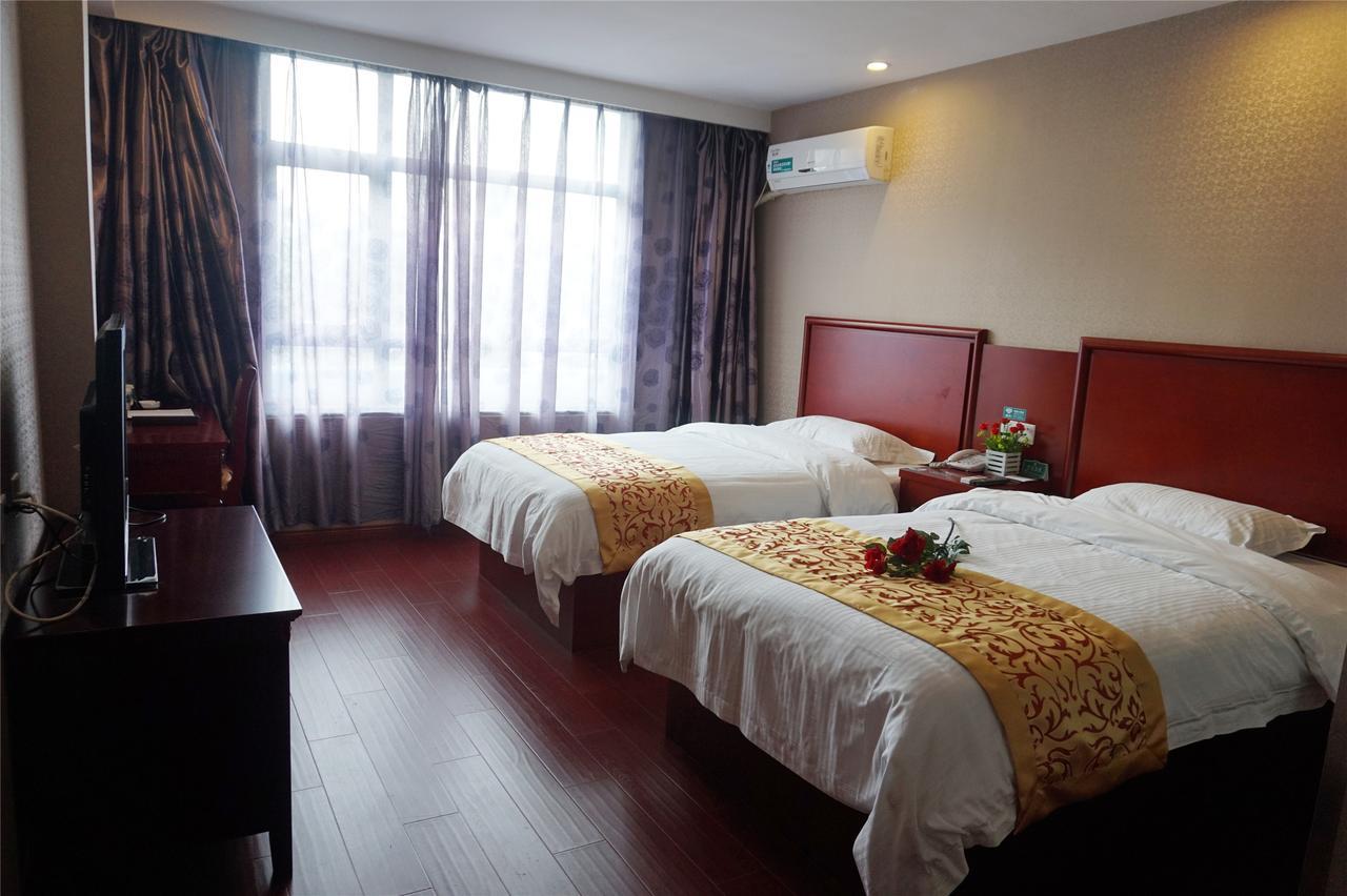 Greentree Inn Geermu Walking Street Business Hotel Golmud Екстериор снимка